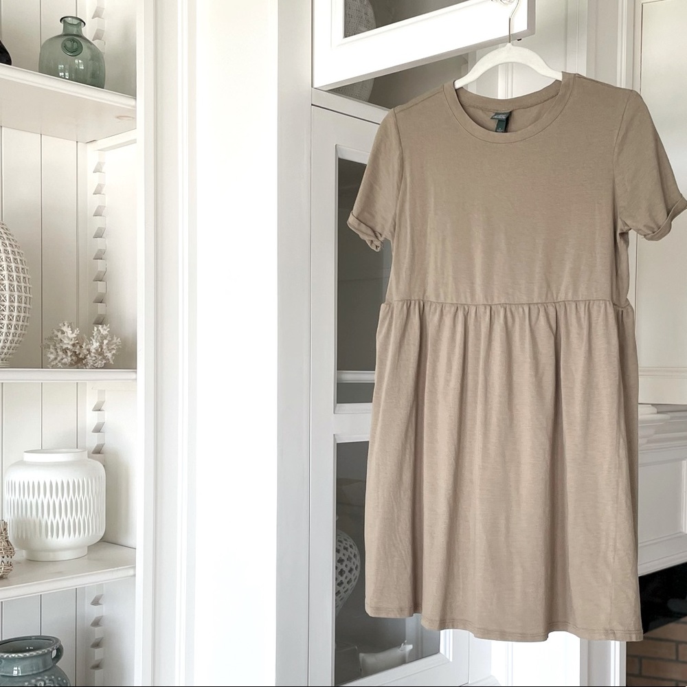 T-Shirt Dress in Sage Green Size Small